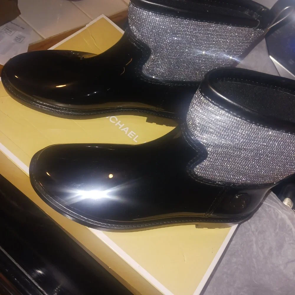 Michael kors boots - Picture 2 of 3